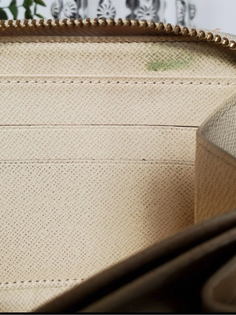 Louis Vuitton Damier Azur Zip-Around Wallet - Cream & Light Gray
